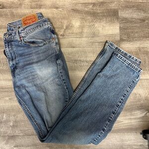 Low waisted Levi's size 30